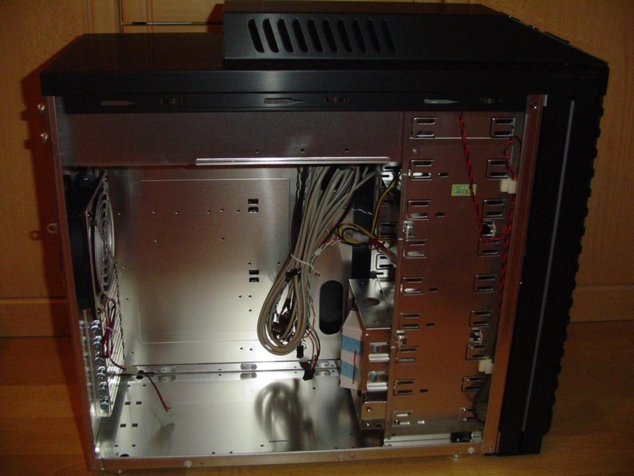 [19/09/2008] Lian Li Armorsuit P60