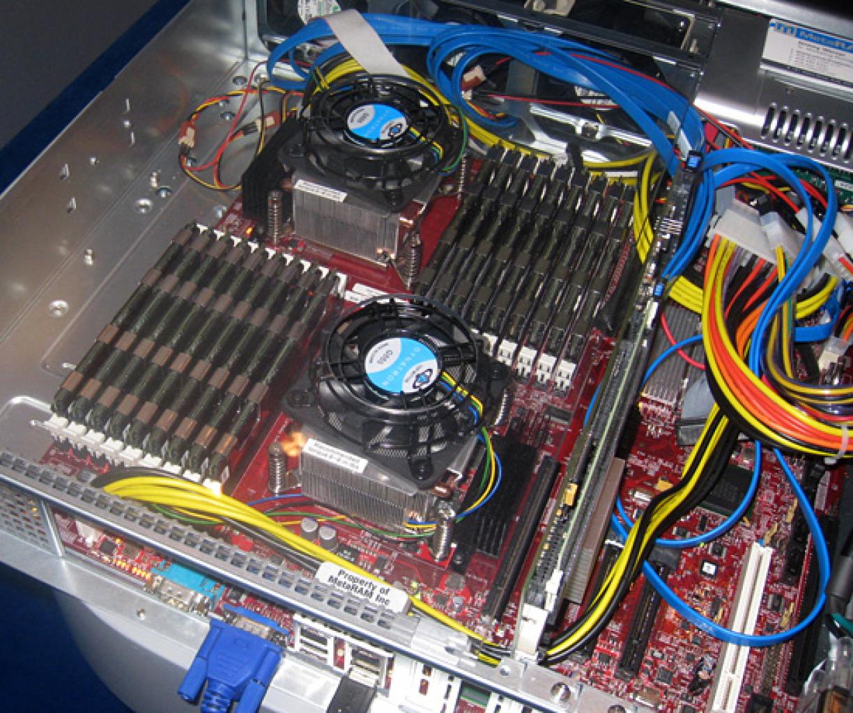 [03/10/2008] Nehalem Server-Plattform (Bild: plaza.fi)