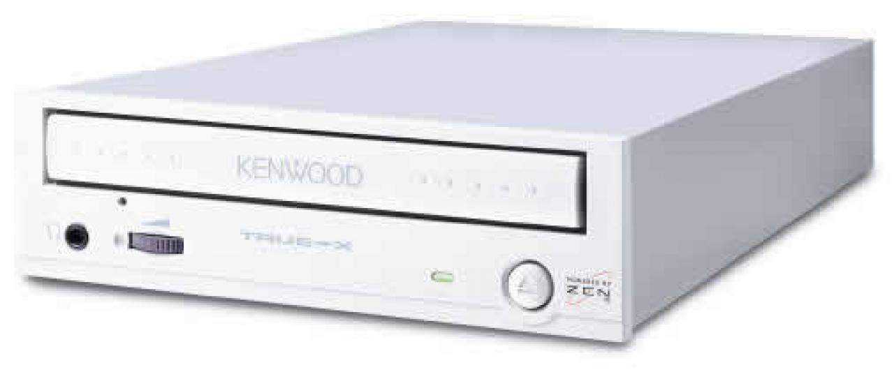 [22/10/2008] 2000: Das Kenwood 72x TrueX UCR 421 sorgt für Geschwindigkeitsrekorde