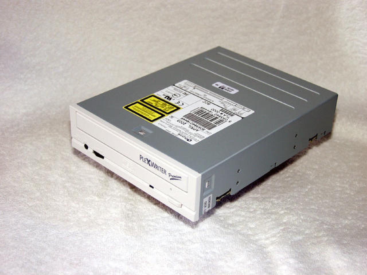 [22/10/2008] 2003: Der Plextor Plexwriter Premium gilt als Nonplus Ultra bei den CD-Brennern.