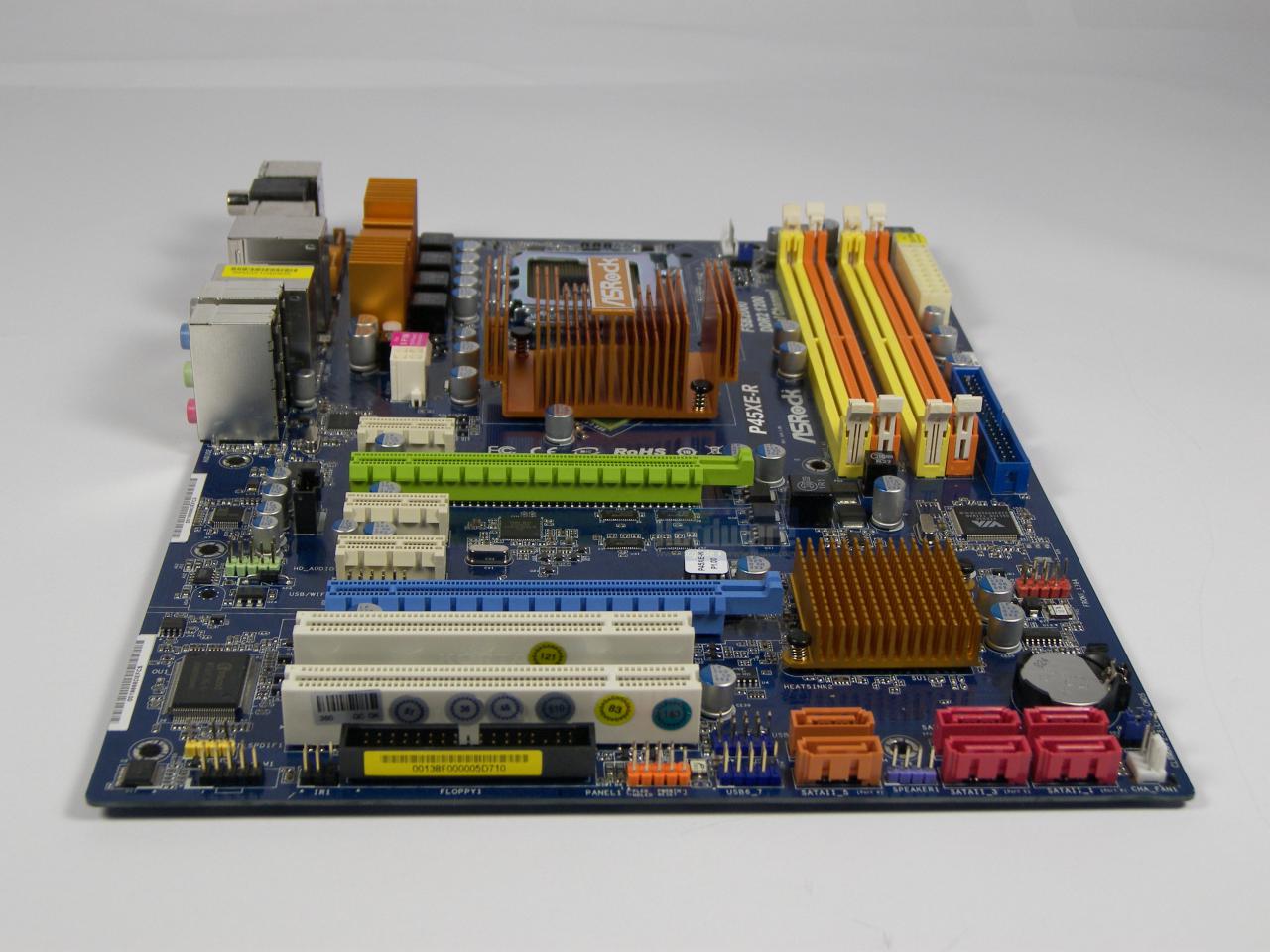 [16/10/2008] Asrock P45XE-R (Bild: PCGH)