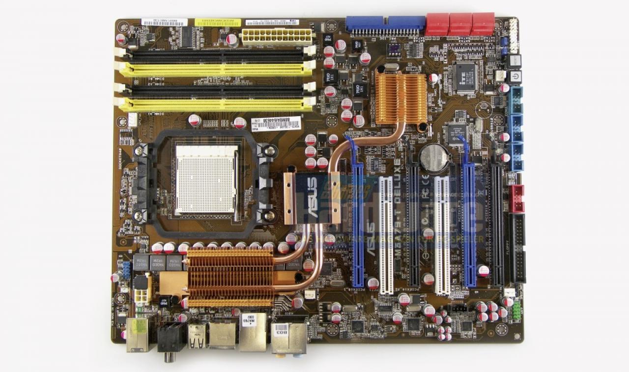 [27/10/2008] Asus M3A79-T Deluxe: High-End-790FX-Board mit neuer Southbridge SB750 (Bild: PCGH)