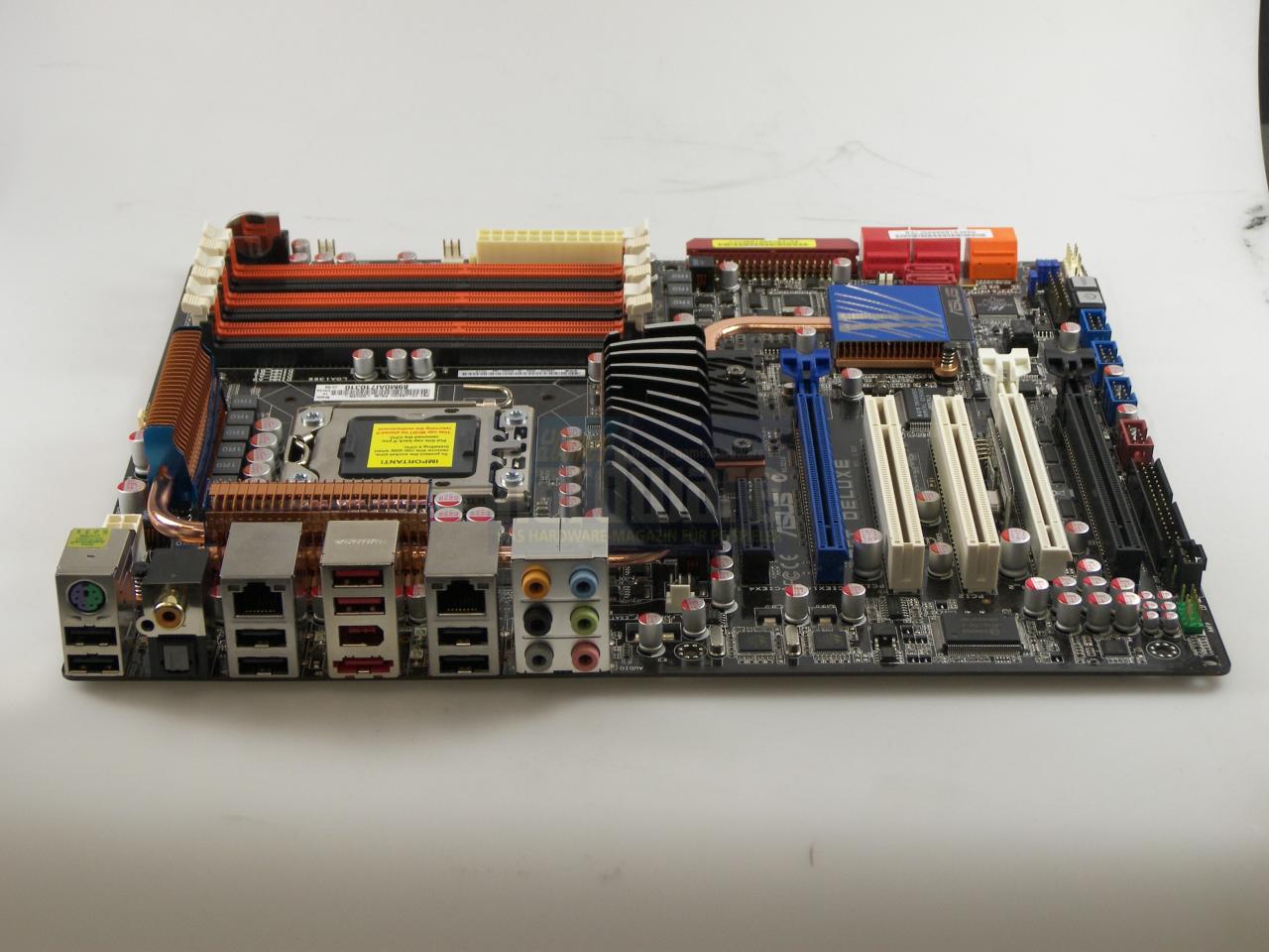 [07/10/2008] Asus P6T Deluxe (Bild: PCGH)