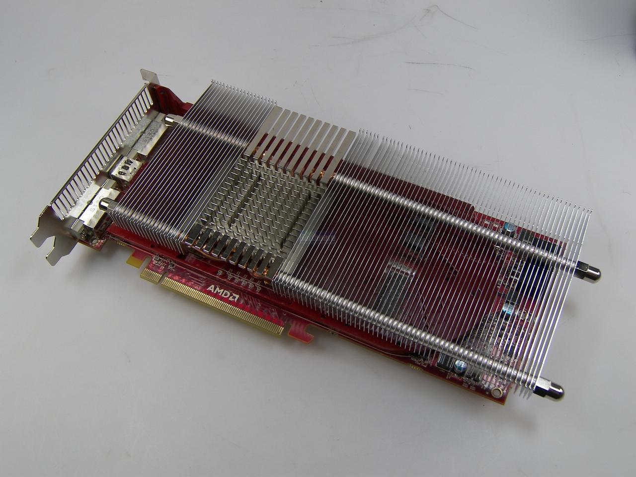 [28/10/2008] Radeon HD 4870: Karte mit montiertem Scythe Musashi