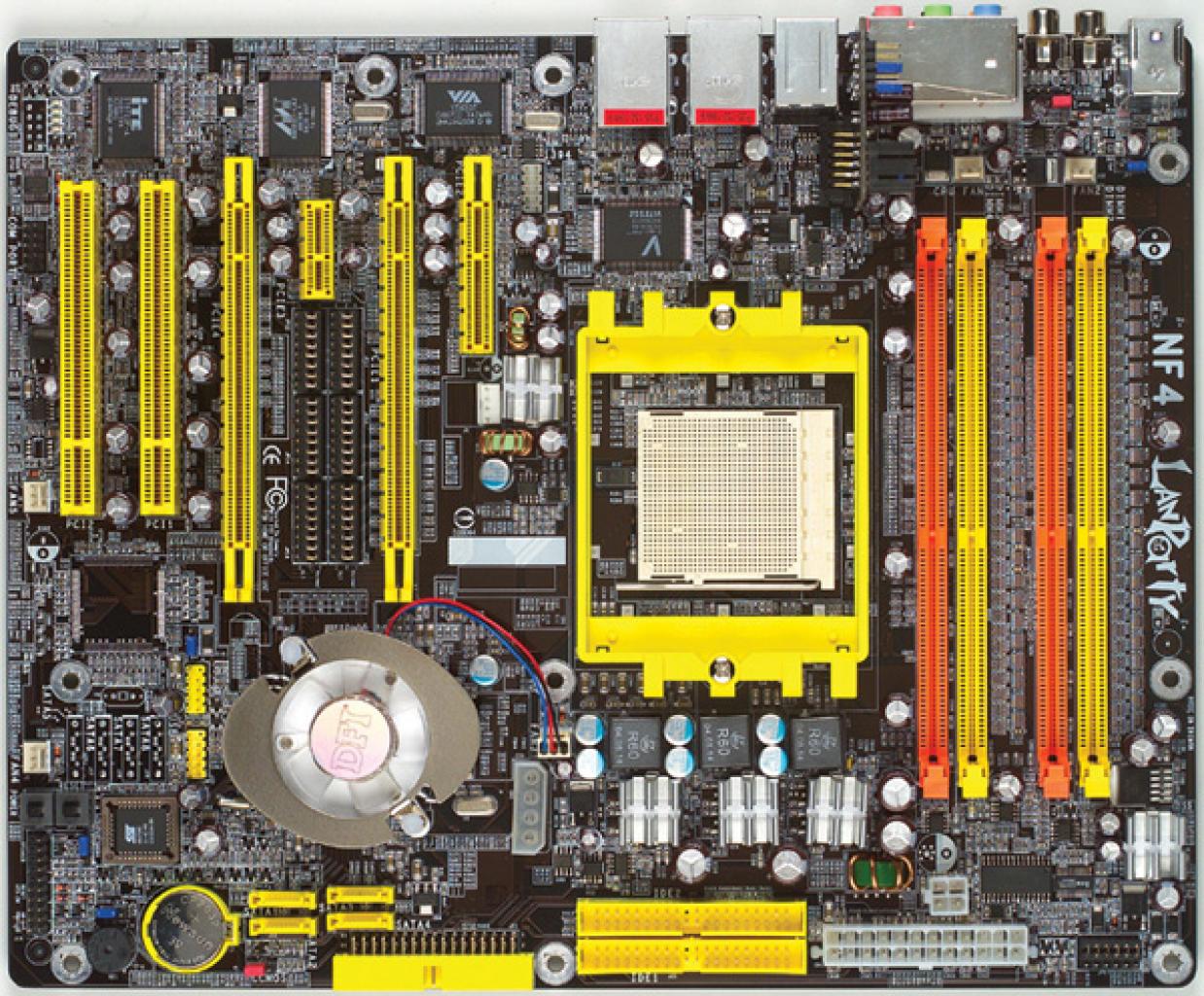 [22/10/2008] DFI Lanparty UT NF4 Ultra-D: eine regelrechte OC-Legende