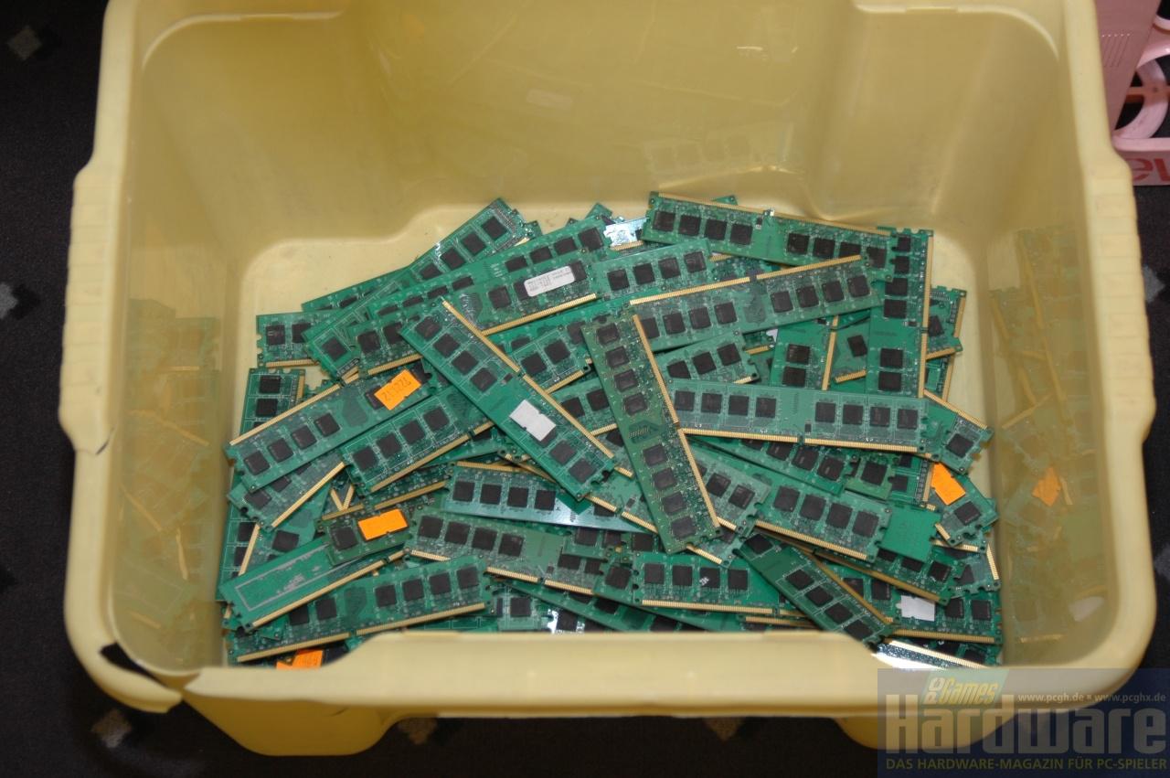 [12/10/2008] Defekte Module aus der RMA-Abteilung. (Bild: PCGH)