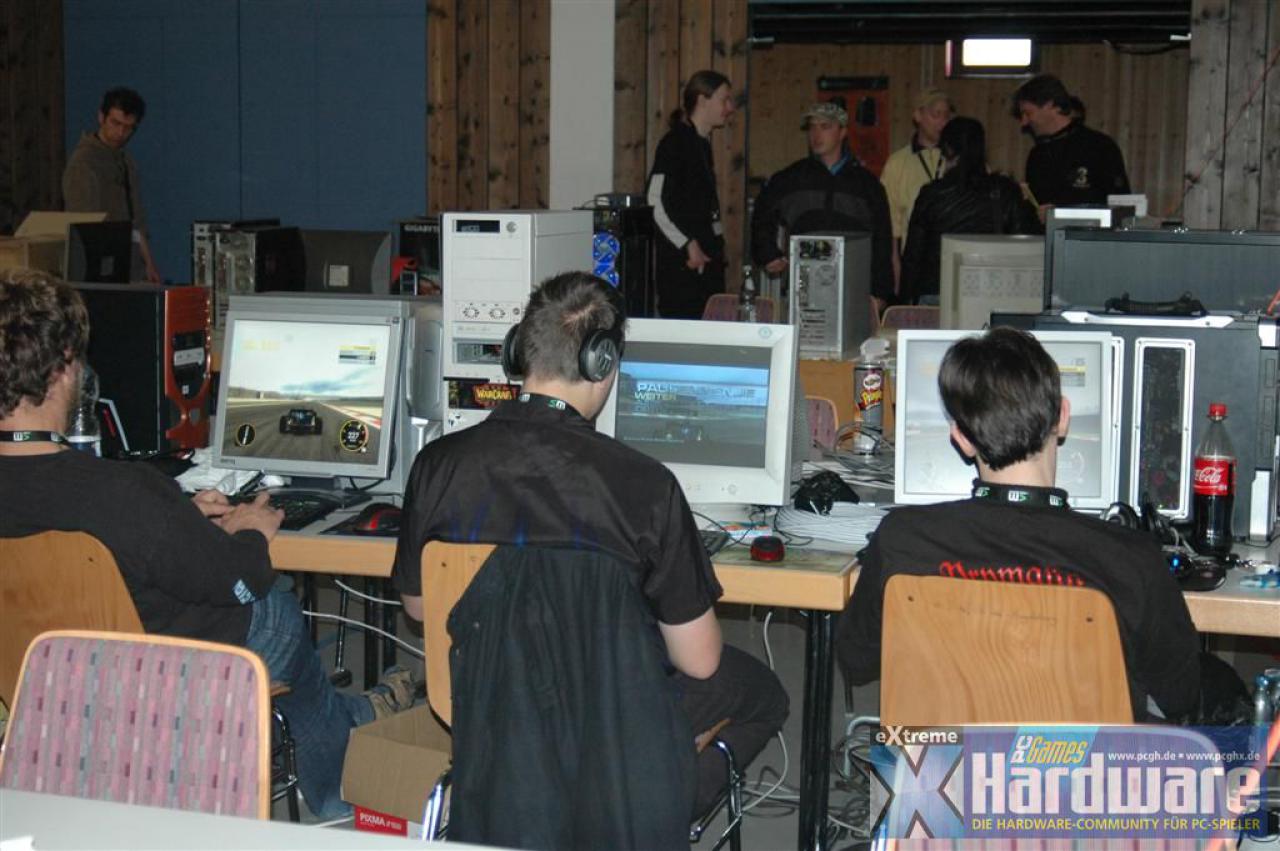 [28/10/2008] Es wurde nicht nur gebencht, sondern auch gezockt