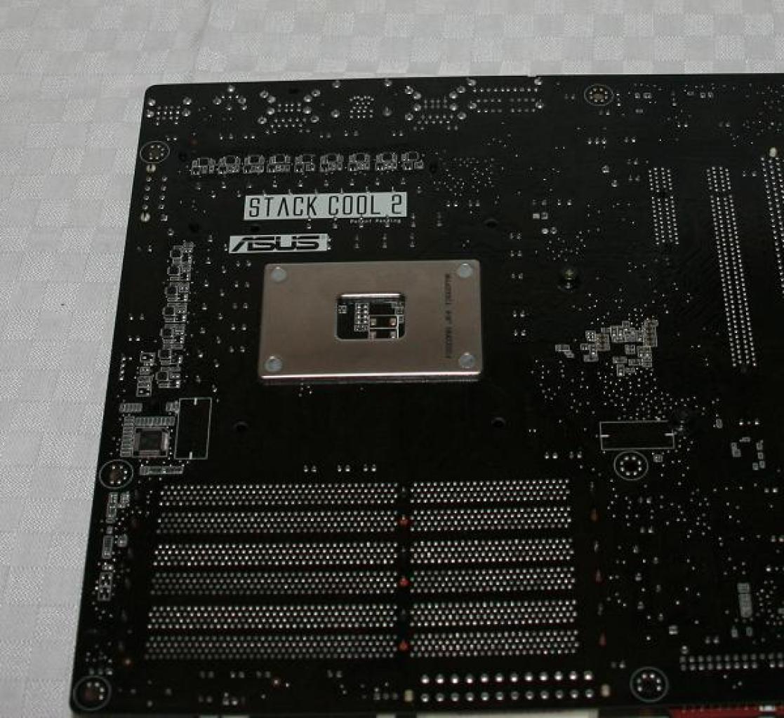 [15/10/2008] Asus P6T Deluxe (Bild: madshrimps.be)