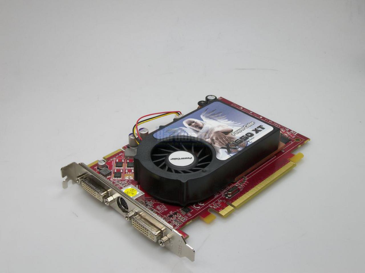 [31/10/2008] Zu X1600-Zeiten schmerzlich vermisst: Ein schlagkräftiger Mittelklasse-Chips wie der RV570 auf dieser X1650 XT.
