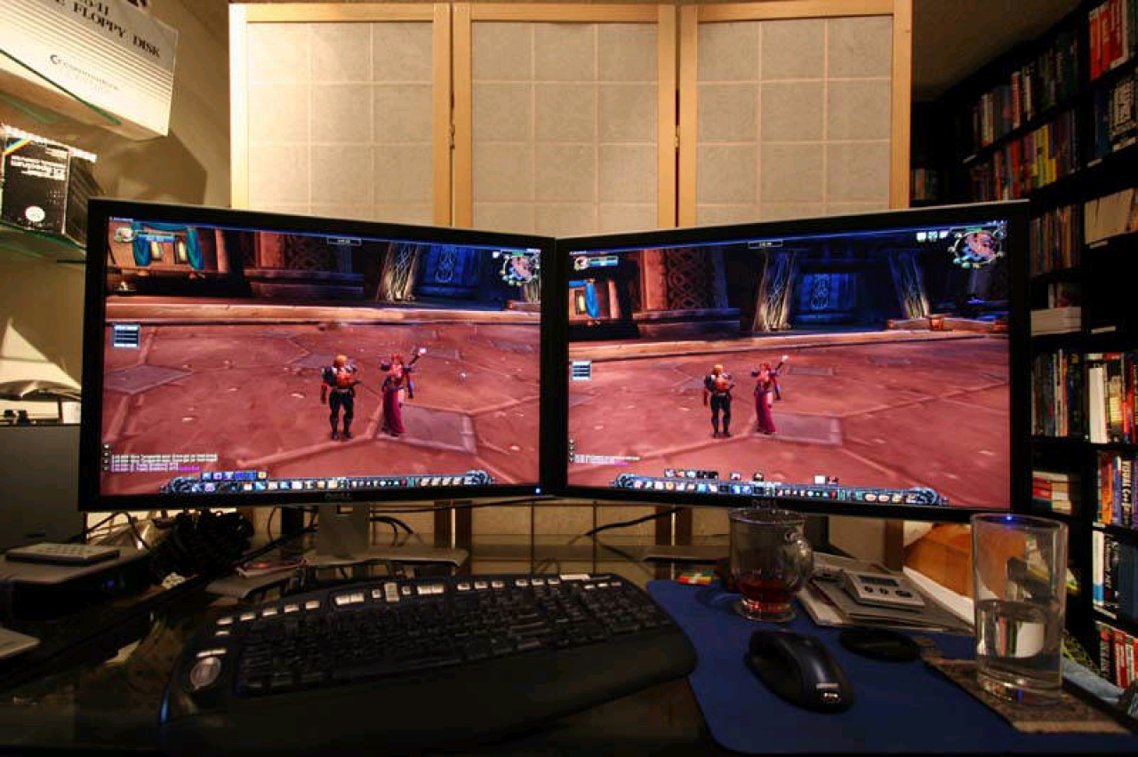 [13/10/2008] Weitere Multi-Monitor-Systeme, unter anderem für Multi-Boxing in WoW