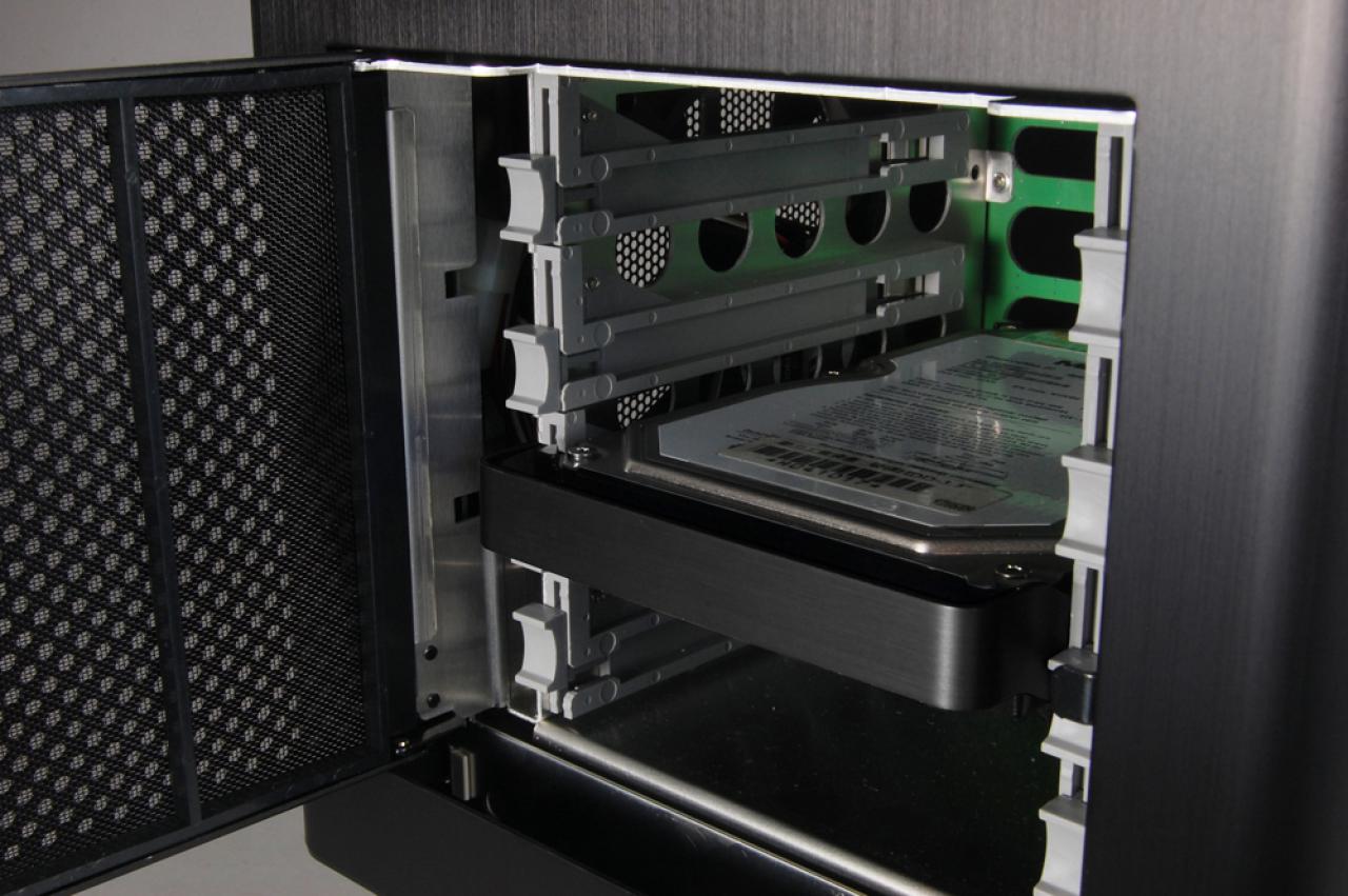 [13/10/2008] Lian Li Classic PC-9 (Bild: Lian Li)