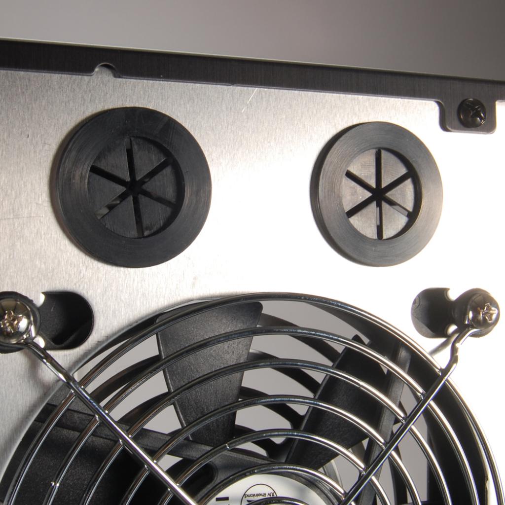 [13/10/2008] Lian Li Classic PC-9 (Bild: Lian Li)
