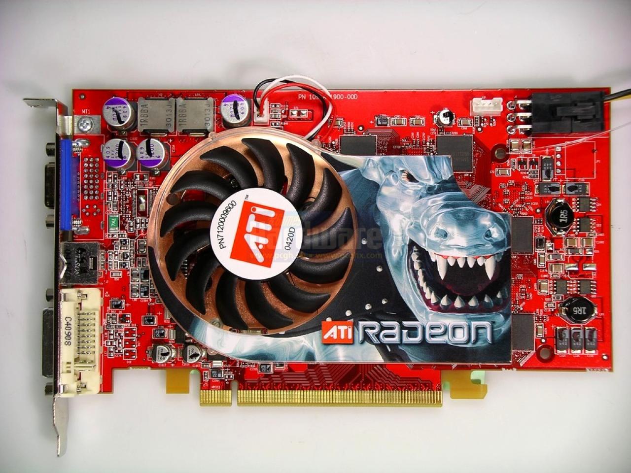 [27/11/2008] Radeon X800 (ab 2004): Verdopplung der Rohleistung mit 16 Render-Pipelines und Textureinheiten samt hoher Taktraten von bis zu 520 MHz. Allerdings nur Shader-Modell-2.x-Unterstützung und 130-nm-Prozess.