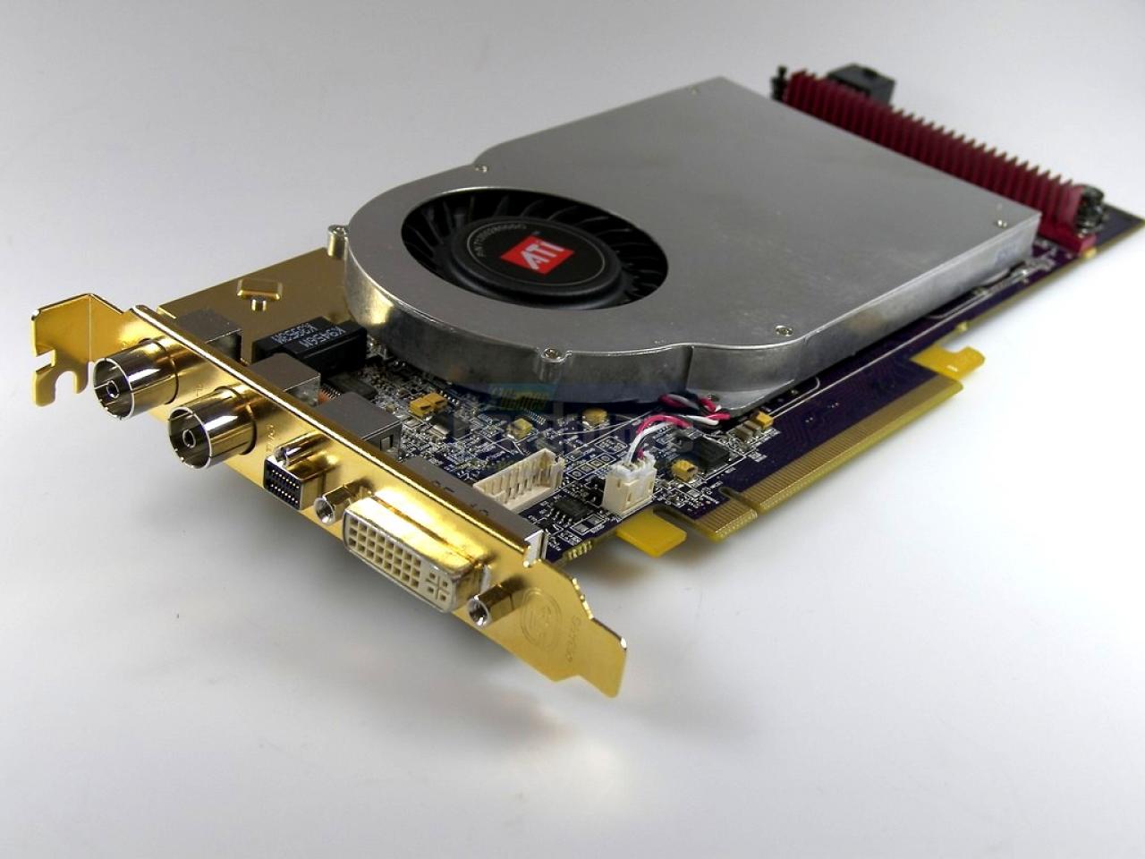 [27/11/2008] X1900 All-in-Wonder (2006): Letzte Multimedia-Karte dieser Art in Deutschland. R580-Chip, 256 MiByte, 500/490 MHz Takt.