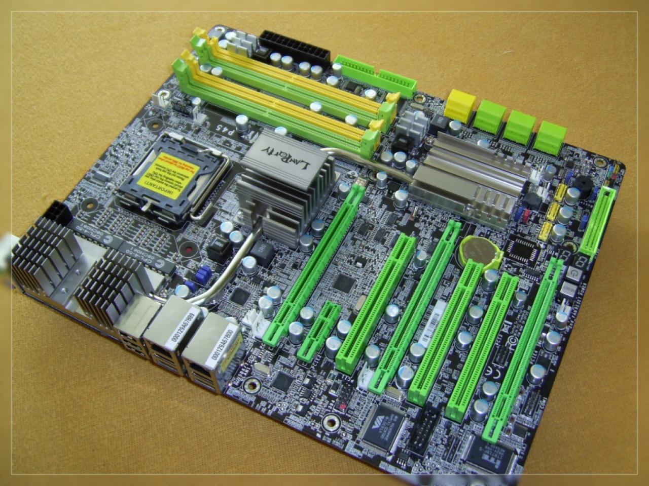 [21/11/2008] Die Mainboards der PCGH-Community (31)