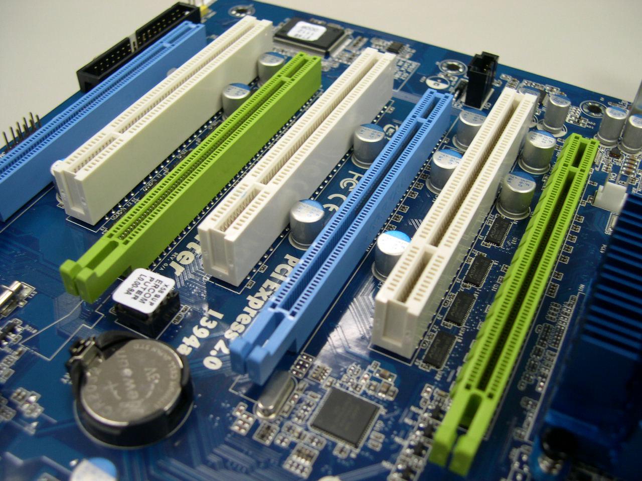 [17/11/2008] Asrock Supercomputer