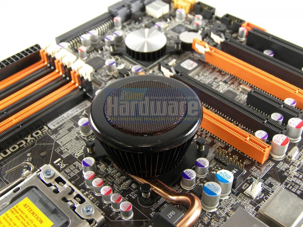 [28/11/2008] Foxconn Renaissance Mainboard, Intel-Chipsatz: X58 (Bild: PCGH) (4)