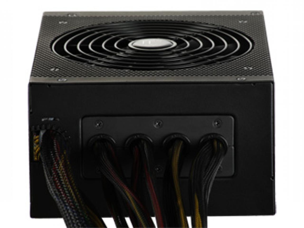 [29/11/2008] Hipers neues M1000-Netzteil ist 3-Way-SLI-zertifiziert. (Bild: Hiper) (2)