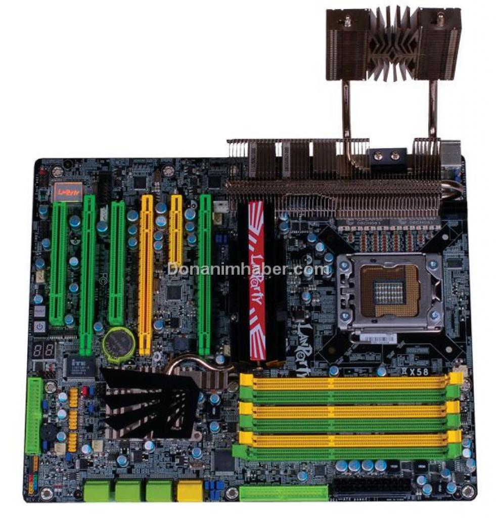 [16/11/2008] Auch DFI bringt mit dem Lanparty UT X58-T3eH8 eine Platine auf X58-Basis an den Start. (Bild: donanimhaber.com)
