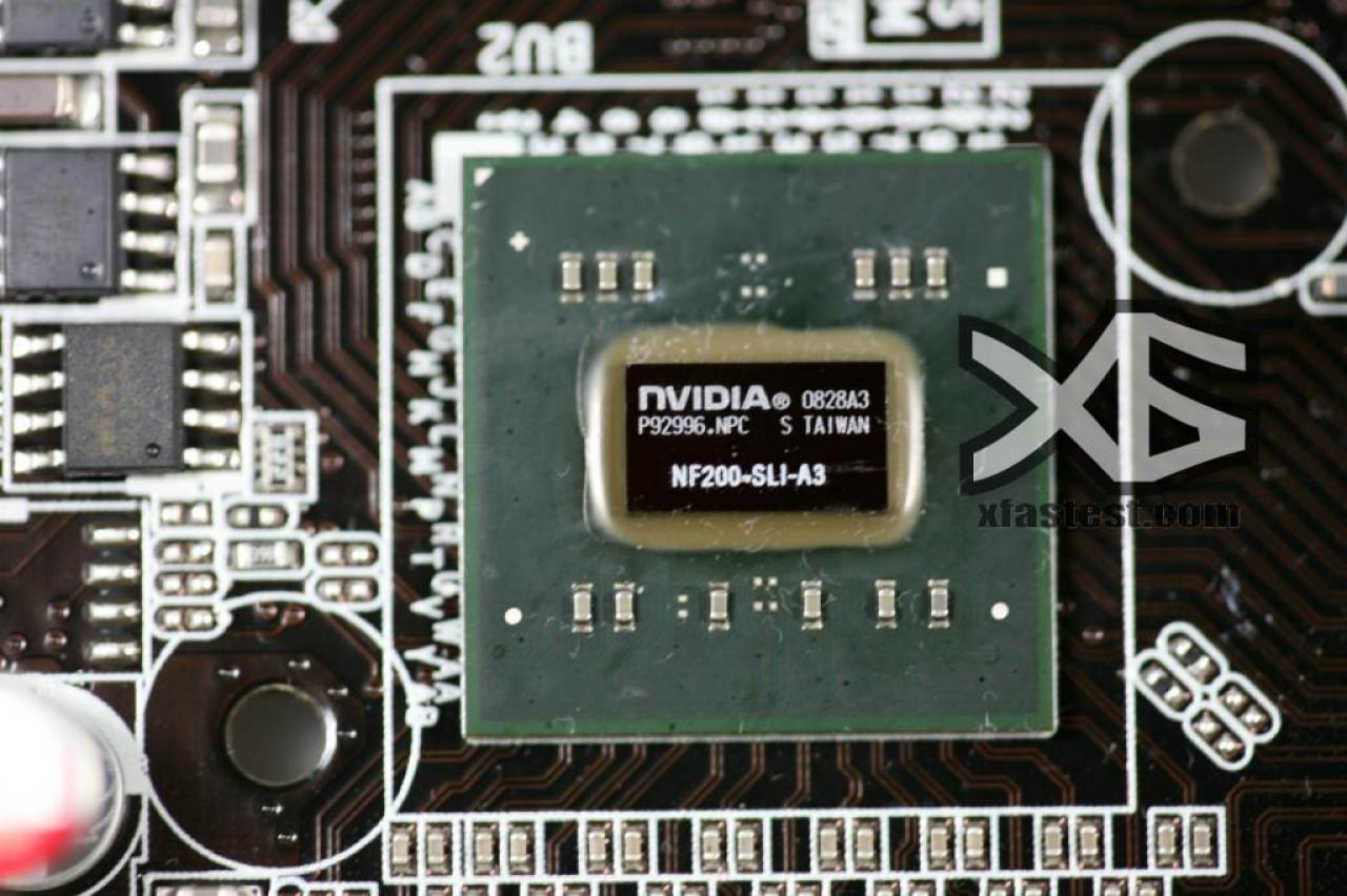 [04/11/2008] Der NF200 PCI-Express-Switch (Bild: Xfastest.com)