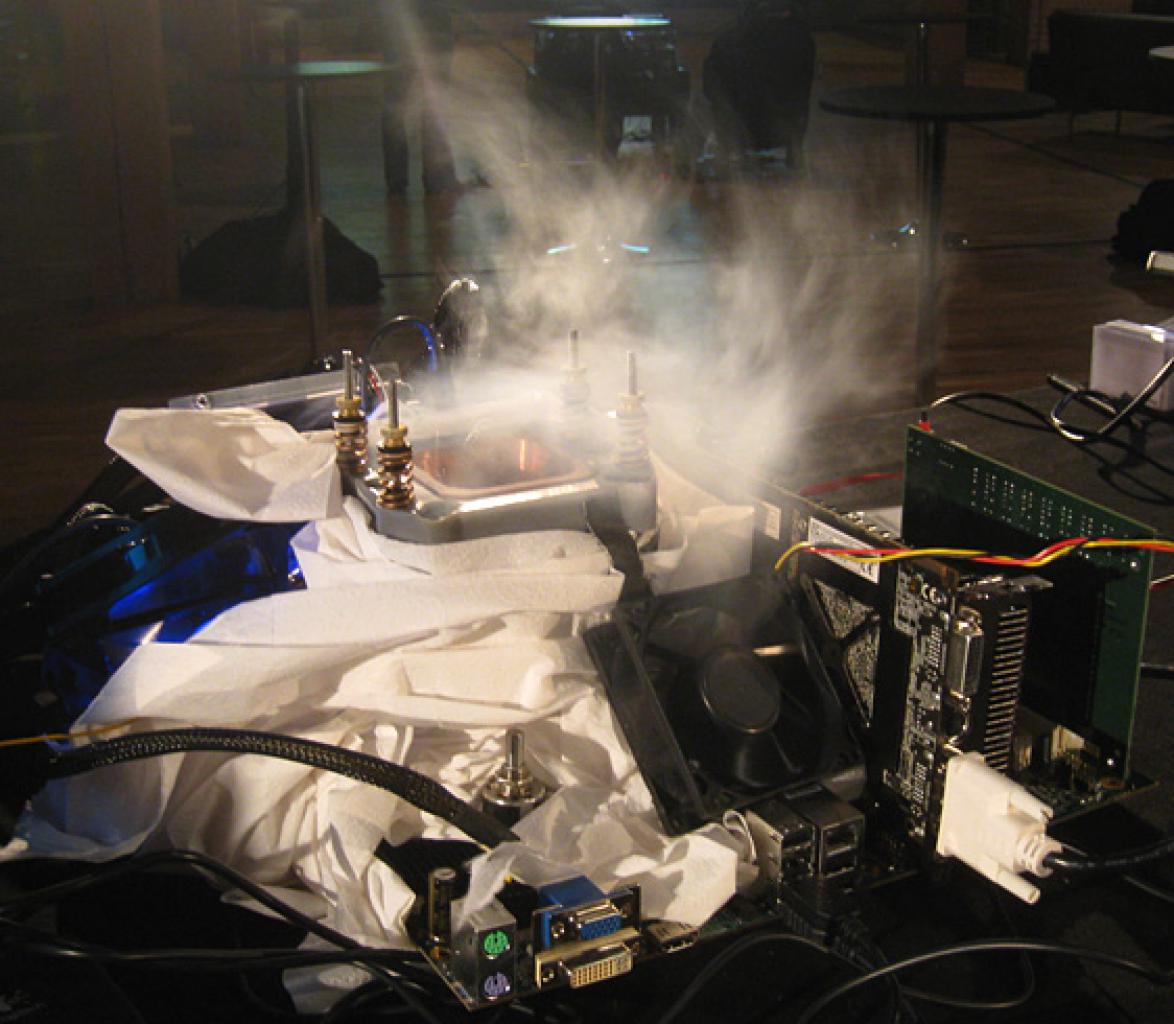 [12/12/2008] Gekühlt wurde mit Flüssigstickstoff, der eine Temperatur von -196 °C aufweist.