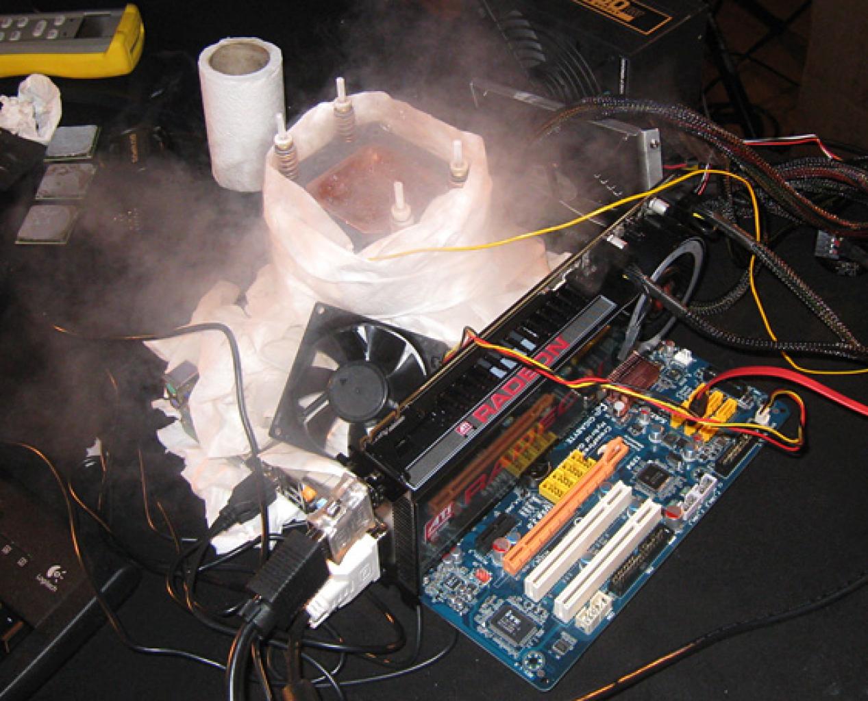 [12/12/2008] Phenom II: neue AMD-CPU kommt am 8.1.2008 - PCGH testet bereits heute (7)