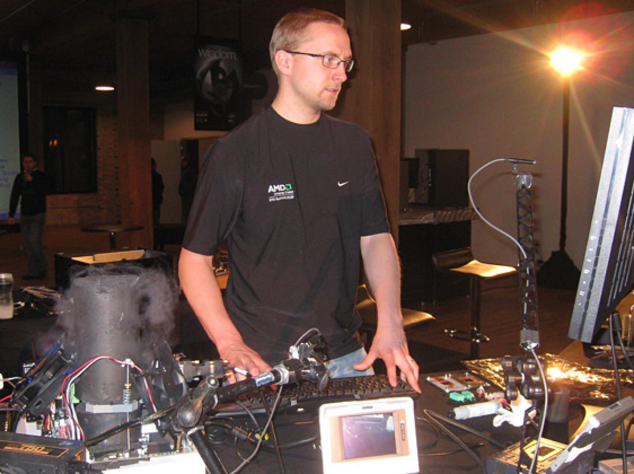 [12/12/2008] Übertakter und AMD-Angestellter 