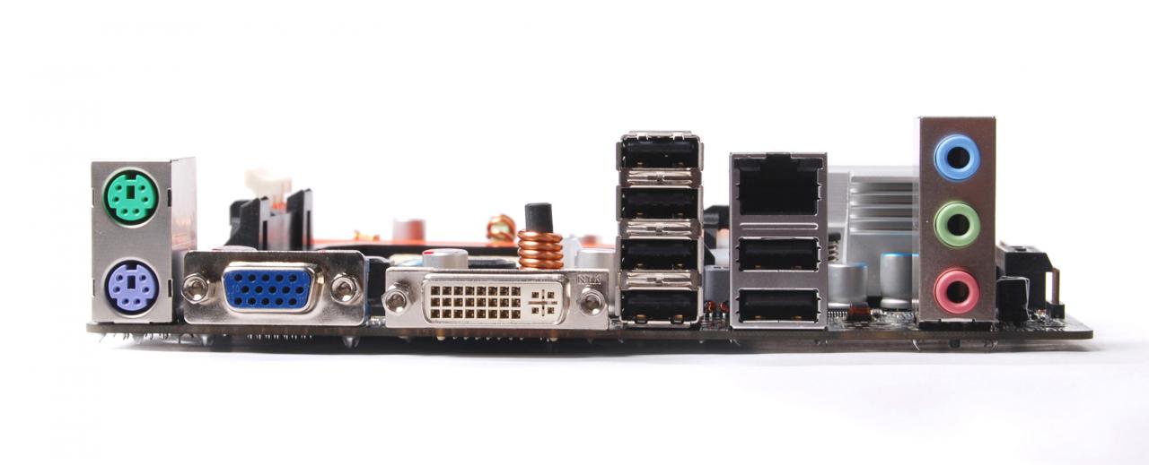 [08/12/2008] Zotac Geforce 8200-ITX Wifi (Bild: Zotac) (4)
