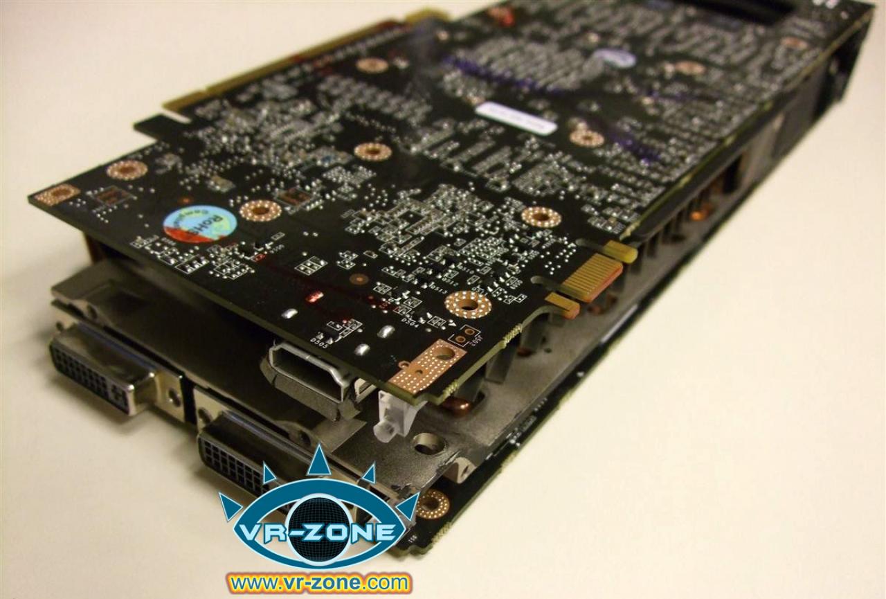 [11/12/2008] Geforce GTX 295 - Erste Bilder im Internet aufgetaucht. PCGH-Test folgt in Kürze. (2)