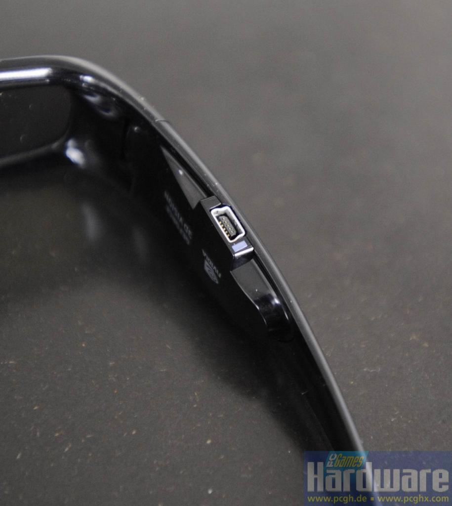 [18/12/2008] Geforce 3D Vision: Die Brille mit USB-Anschluss zum Aufladen (9)
