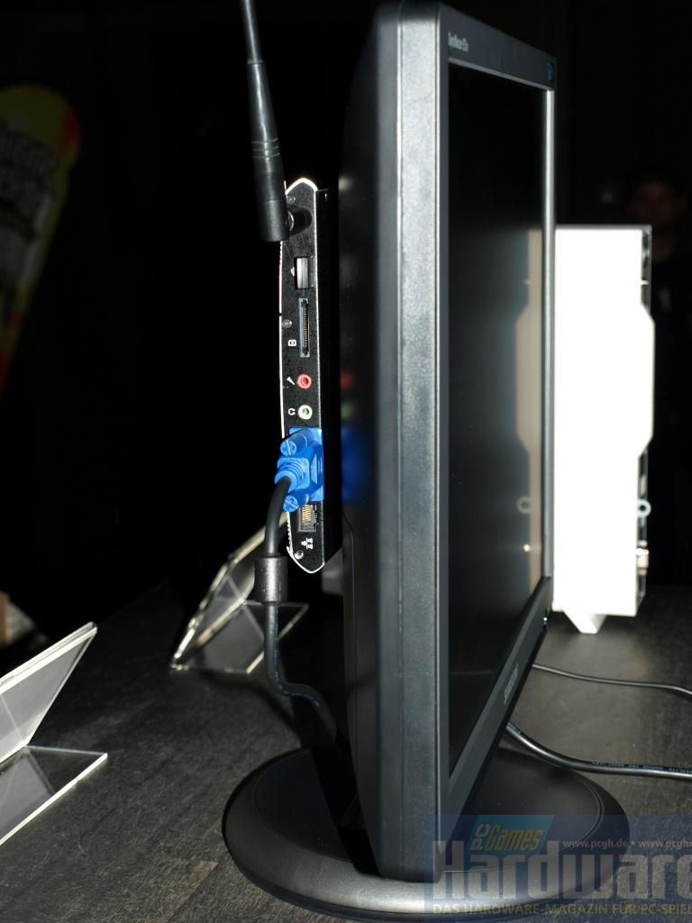 [05/12/2008] Die Wind Netbox wird einfach per Vesa-Befestigung an einen TFT-Monitor geklemmt. (Bild: PCGH)