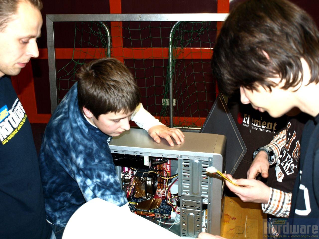 [11/12/2008] PCGH-Spendenaktion (17)