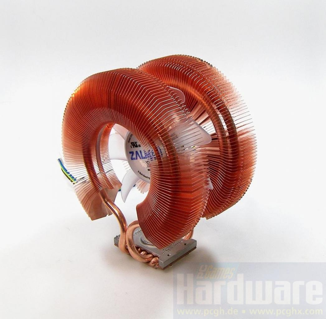 [23/12/2008] Zalman CNPS 9900 LED: endlich wieder ein neuer Zalman! Und ein würdiger Nachfolger für den 9700 obendrein: Der 9900 ist der stärkste Luftkühler auf dem Markt. Dafür auch einer der lautesten. (Test in PCGH 02/2009)