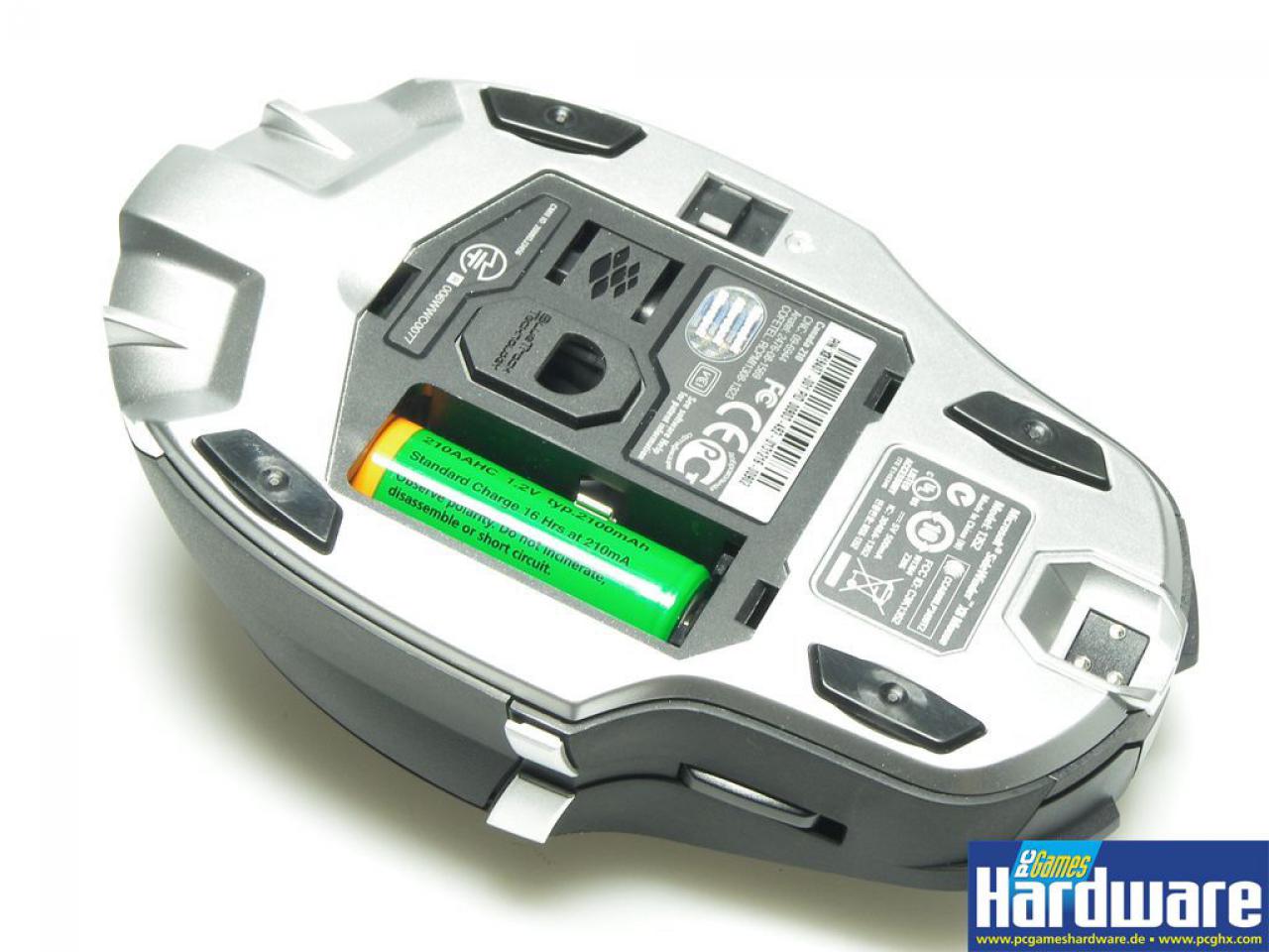 [26/01/2009] Microsoft Sidewinder X8: Die Zockermaus von unten.