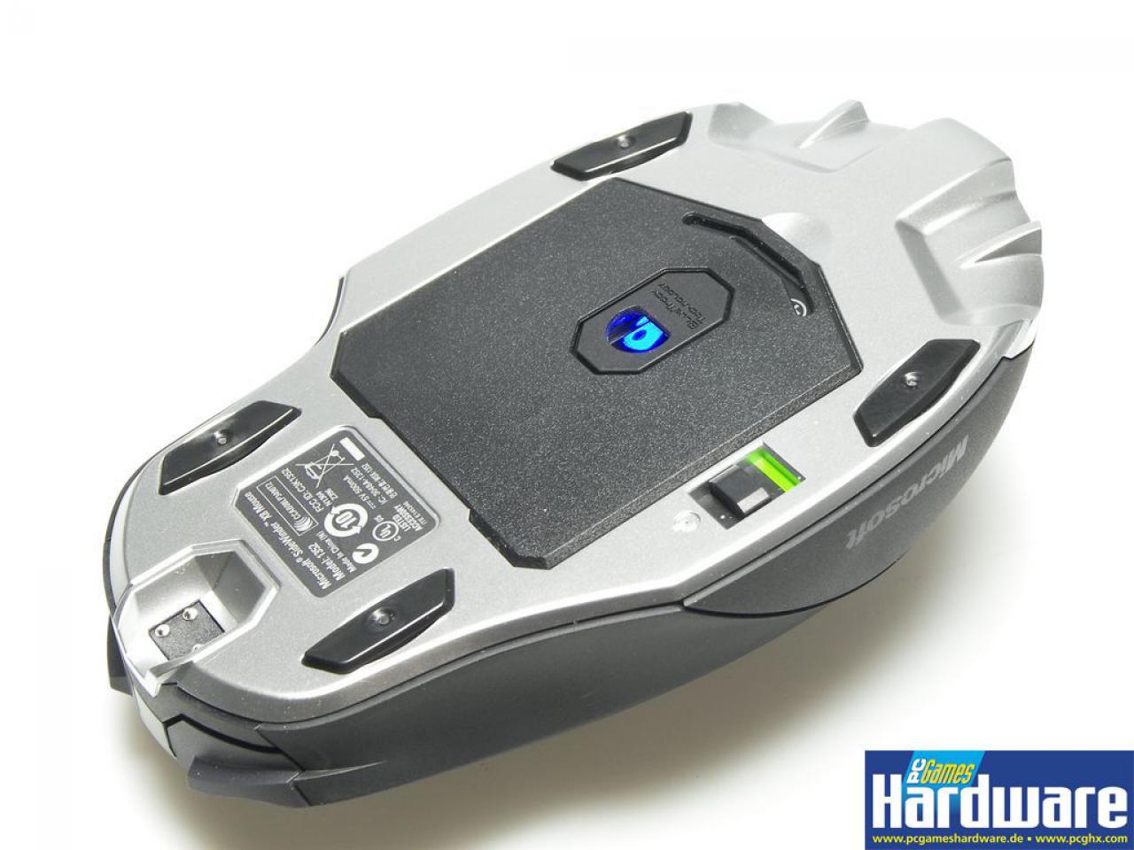 [26/01/2009] Microsoft Sidewinder X8: Die Zockermaus von unten.
