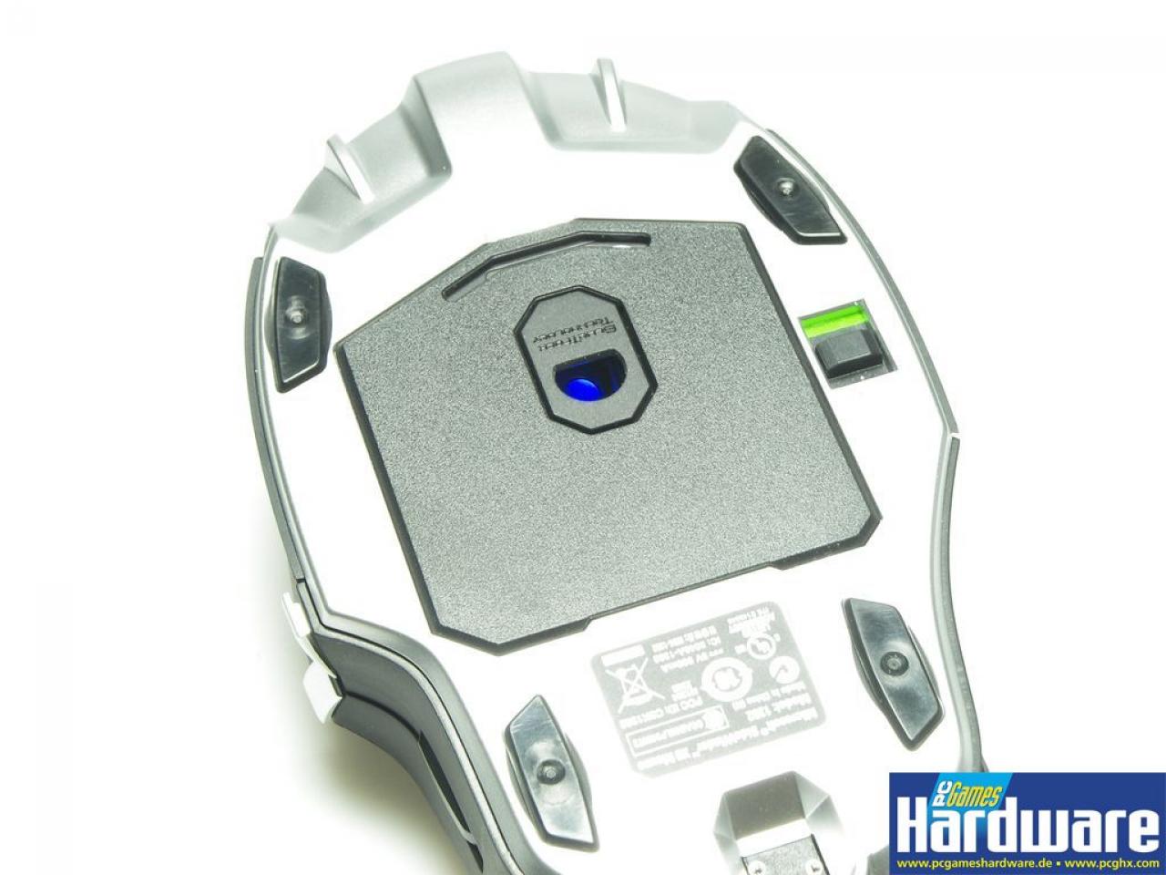 [26/01/2009] Microsoft Sidewinder X8: Die Zockermaus von unten.