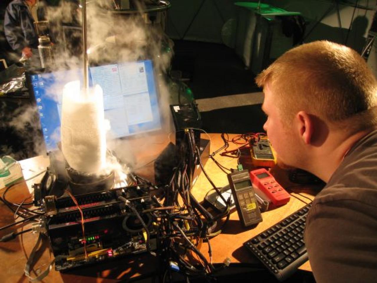 [12/01/2009] Phenom II X4 auf 6,4 GHz übertaktet (4)