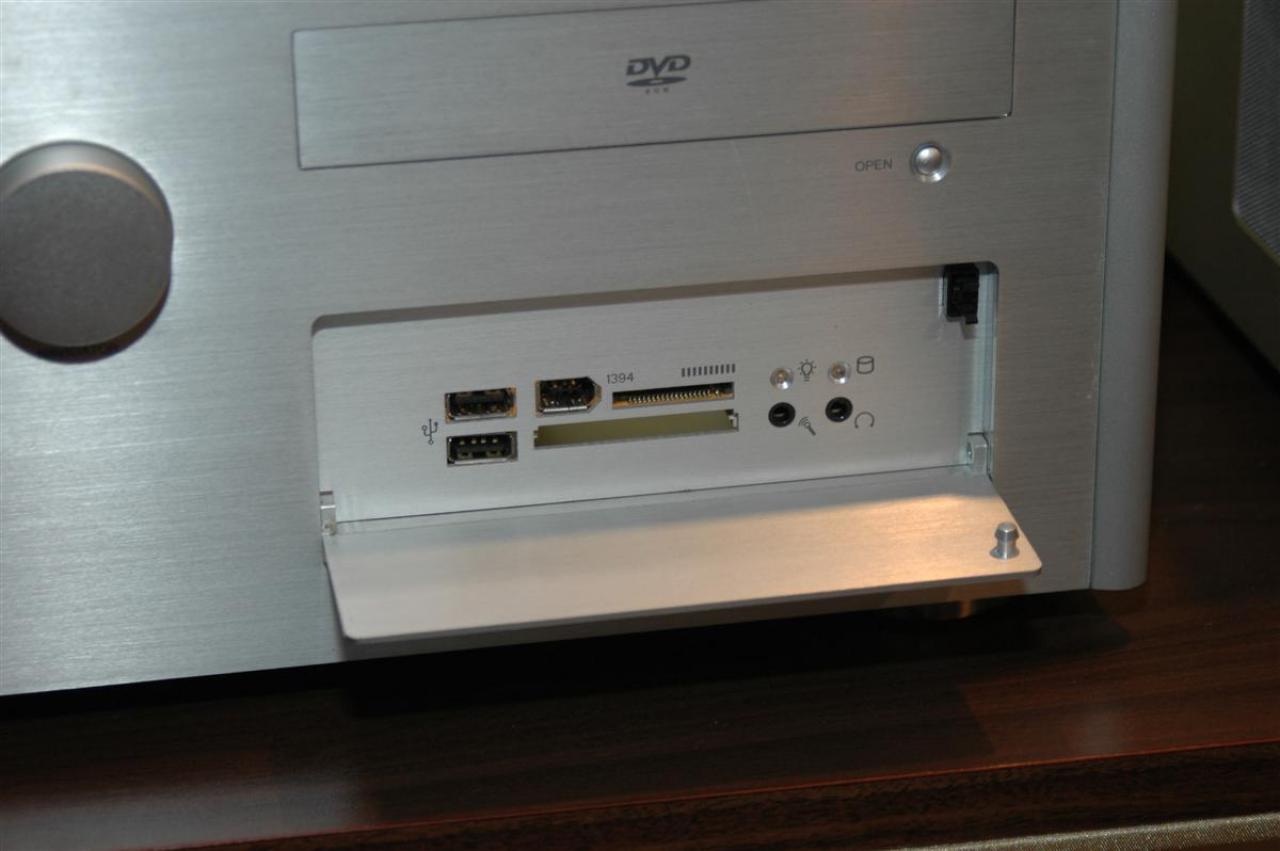 [13/01/2009] Chieftec Gehäuse von der CES (10)