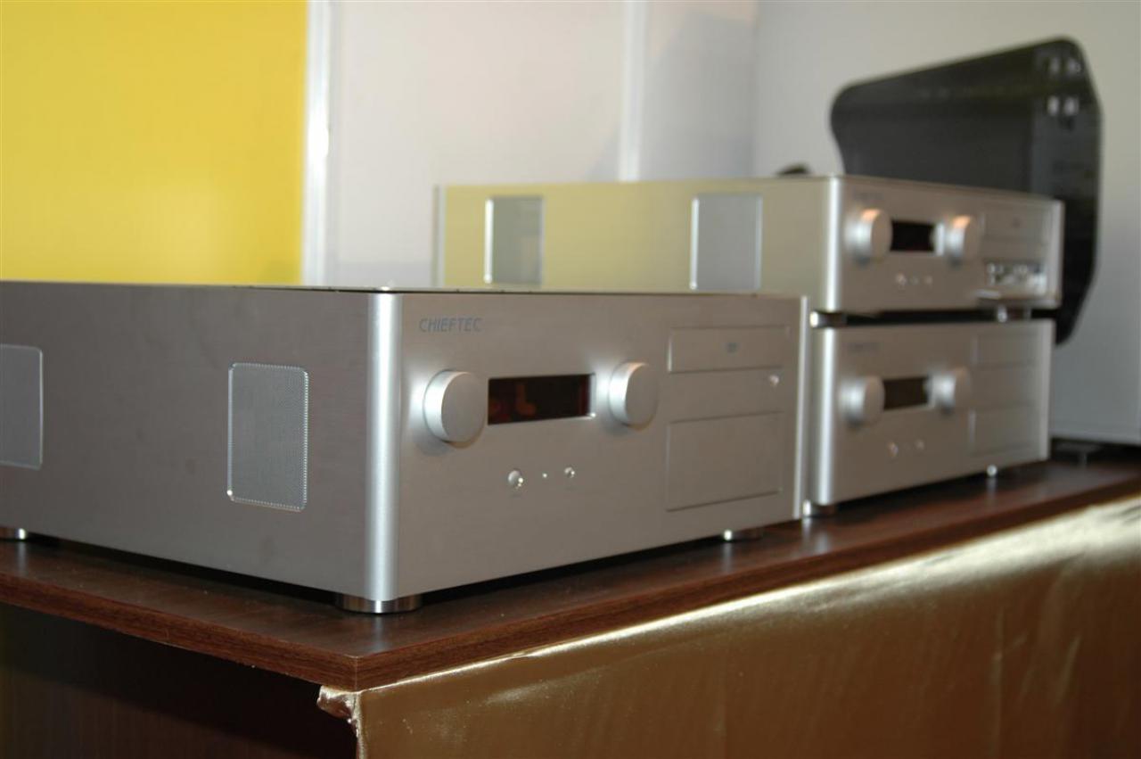 [13/01/2009] Chieftec Gehäuse von der CES (11)