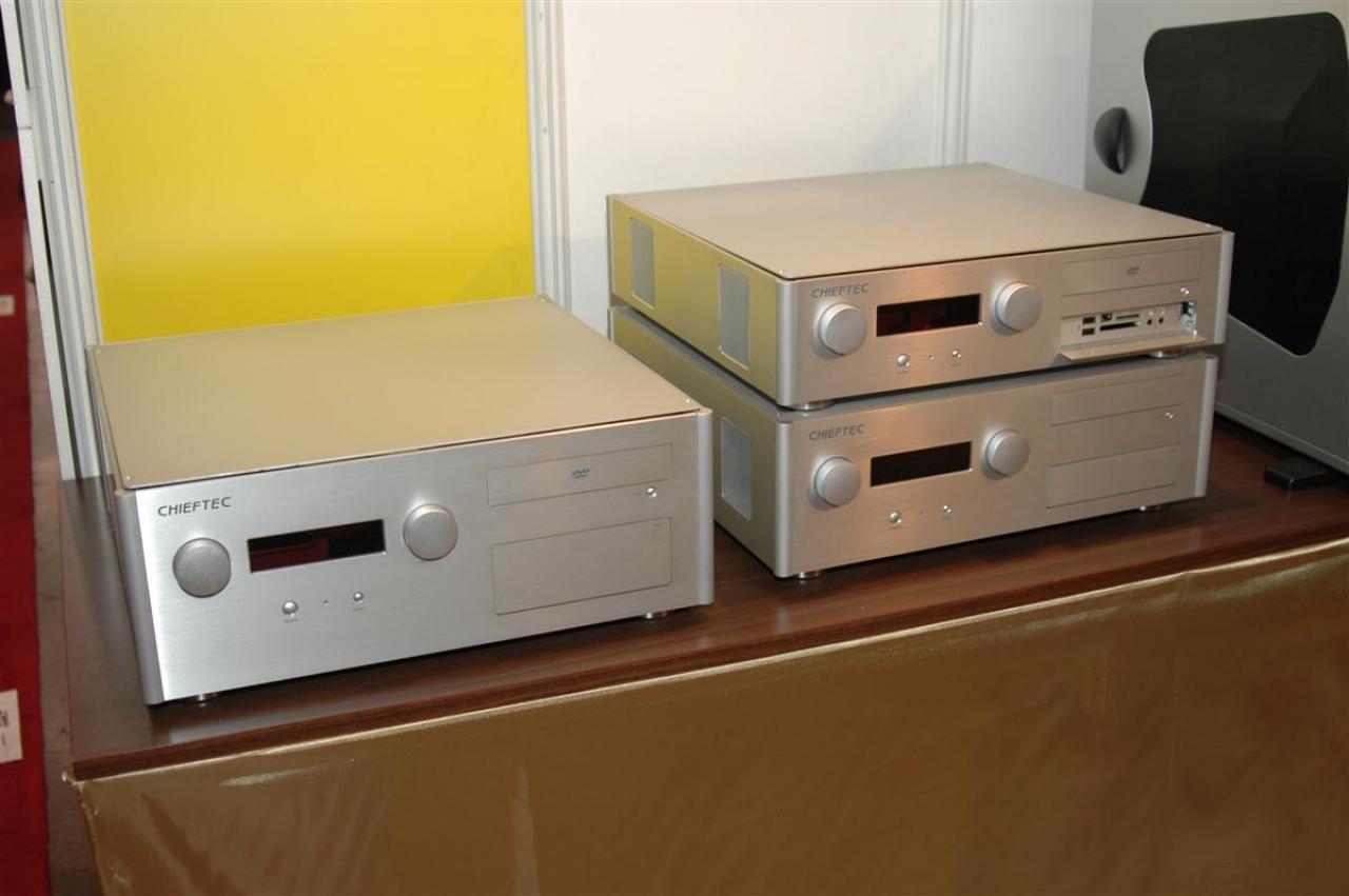 [13/01/2009] Chieftec Gehäuse von der CES (12)