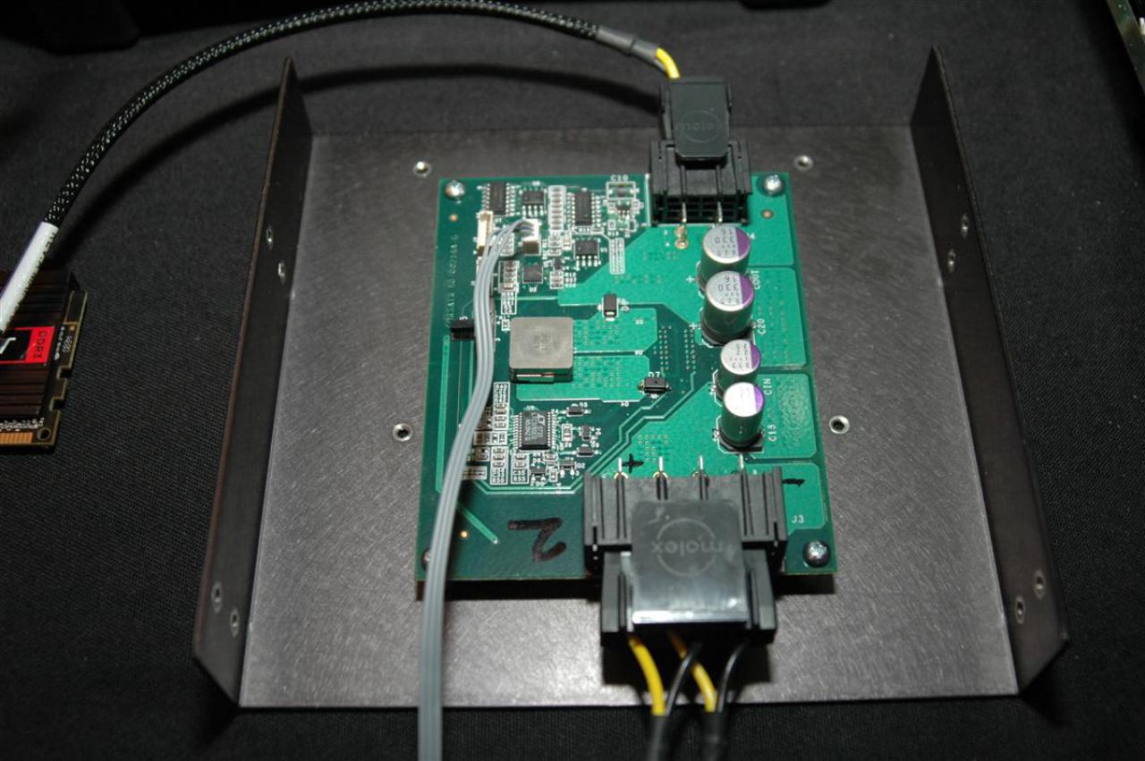 [10/01/2009] Corsair Dominator GT DDR3-RAM mit Peltier-Element (3)