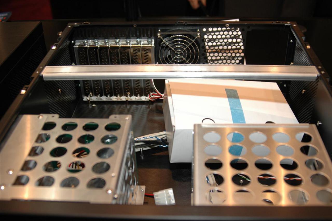 [20/01/2009] Lian Li PC-C39 & PC-C38