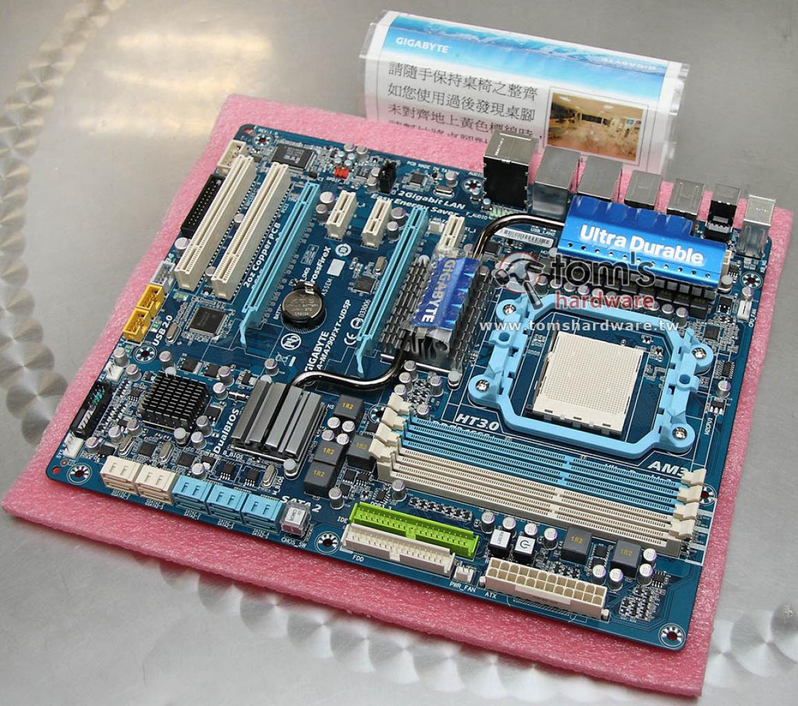 [25/01/2009] Gigabyte GA-MA790FXT-UD5P
