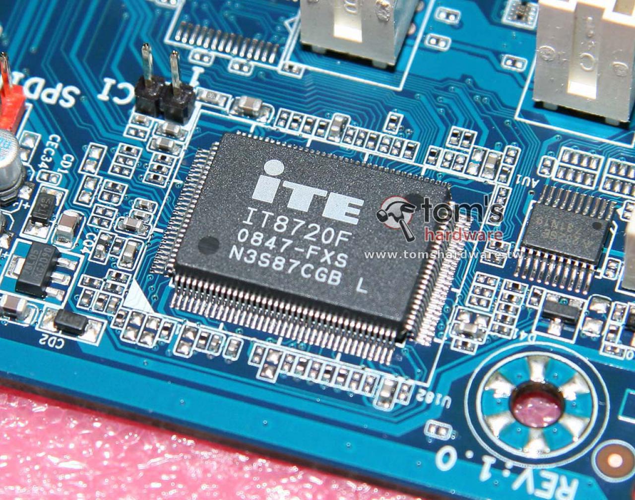 [25/01/2009] Gigabyte GA-MA790FXT-UD5P
