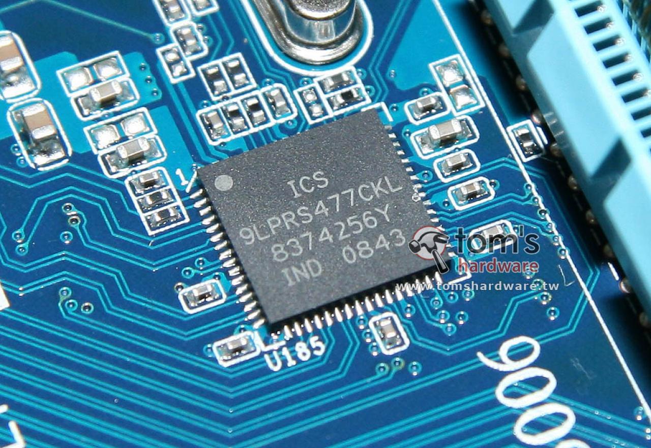 [25/01/2009] Gigabyte GA-MA790FXT-UD5P