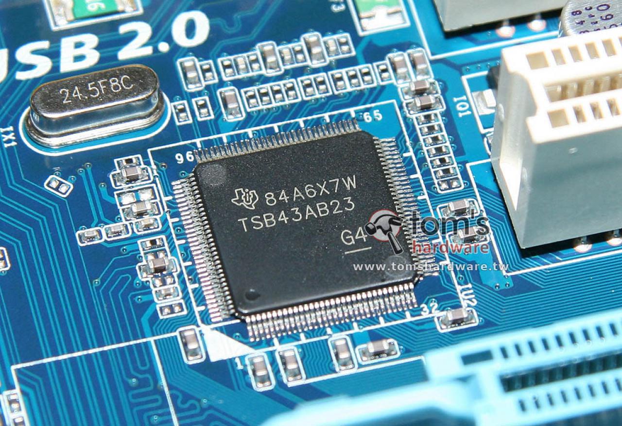 [25/01/2009] Gigabyte GA-MA790FXT-UD5P