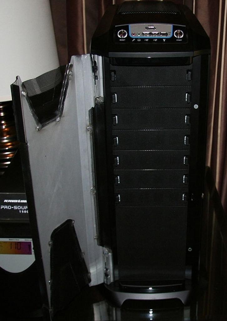 [09/01/2009] OCZ zeigt Gehäuse (3)