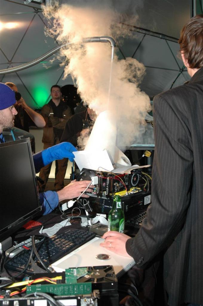 [12/01/2009] AMD Phenom II Overclocking Event (56)