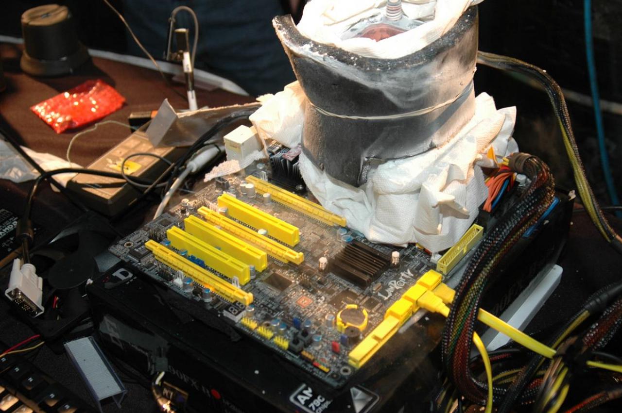 [12/01/2009] AMD Phenom II Overclocking Event (5)