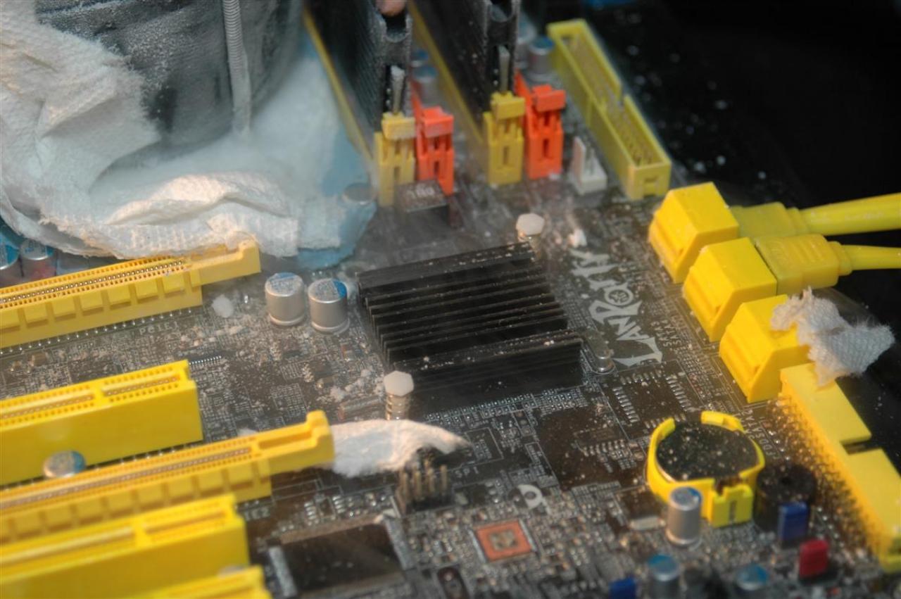[12/01/2009] AMD Phenom II Overclocking Event (7)